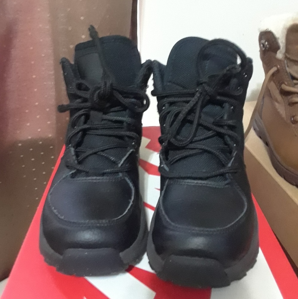 Boys nike boots